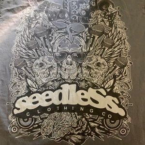 Seedless tee XL